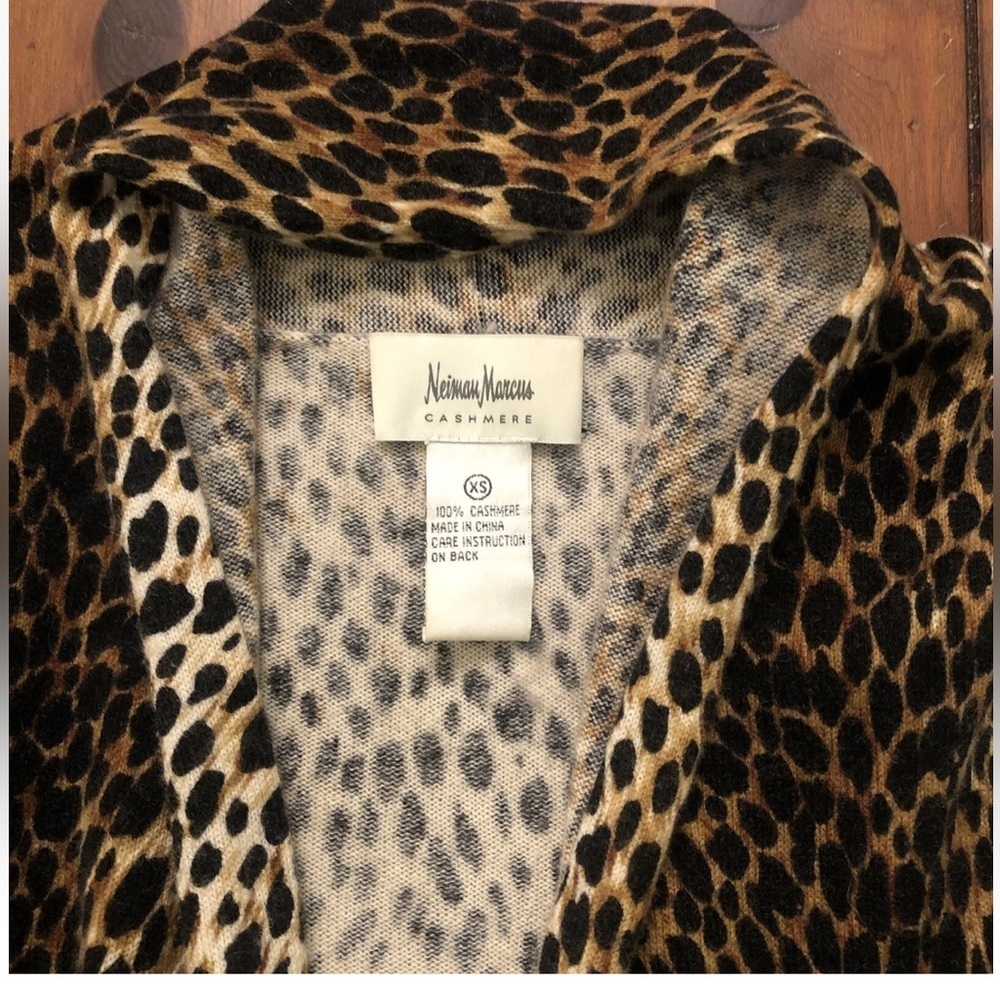 EUC Neiman Marcus Leopard Open Double Faced Cashmere Sweater - Picture 9 of 15